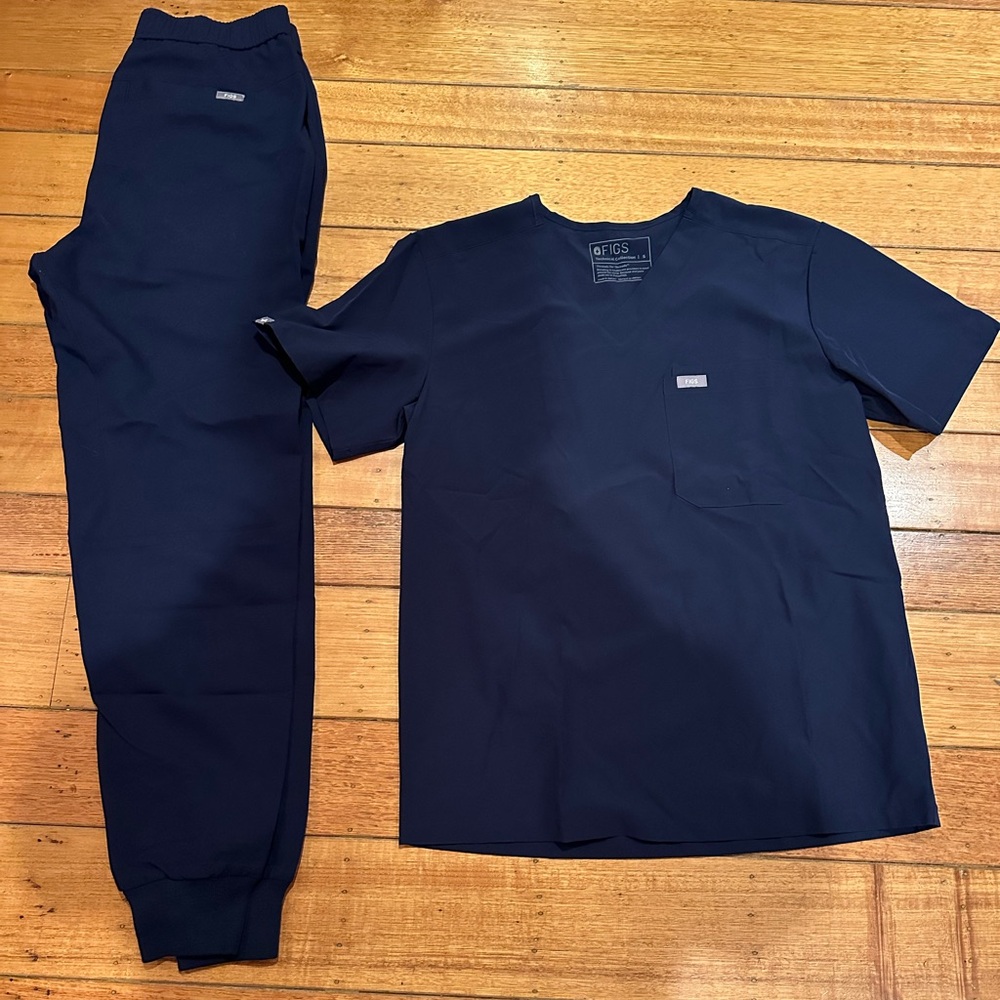 NEW Figs Scrubs - Blue
Technical Collection 
Size Small